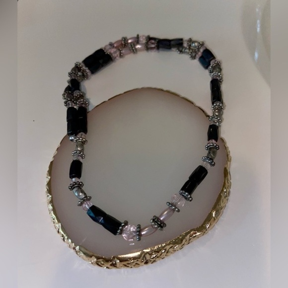 2 for 30$ Women’s 2 in 1 magnetic necklace & bracelet purple‎ shades - Picture 4 of 9